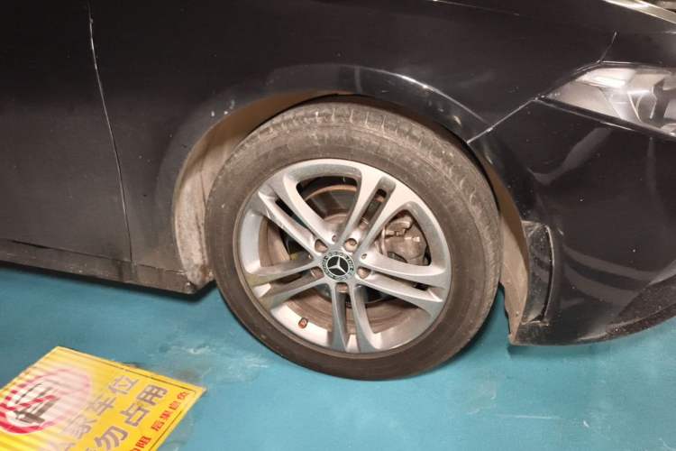 Used Mercedes-Benz A-Class 2022 A 180 L Sport Sedan Right Front Wheel Hub