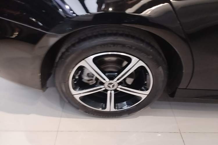 Used Mercedes-Benz A-Class 2022 Revised Version A 200 L Sport Sedan Fashionable Style Right Rear Wheel Hub