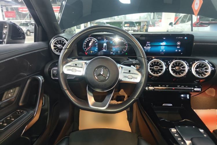 Used Mercedes-Benz A-Class 2022 Second Facelift A 200 L Sport Sedan Fashion Version Steering Wheel