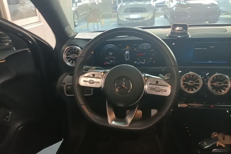 Used Mercedes-Benz A-Class 2022 Restyled A 200 L Sport Sedan Fashion Version Steering Wheel