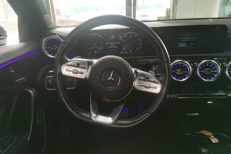 Used Mercedes-Benz A-Class 2022 Revised Version A 200 L Sport Sedan Fashionable Style Steering Wheel