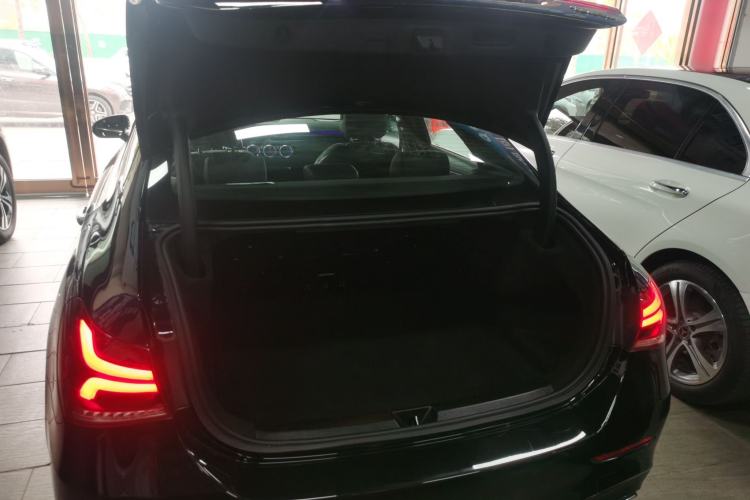 Used Mercedes-Benz A-Class 2022 Revised Version A 200 L Sport Sedan Fashionable Style Trunk