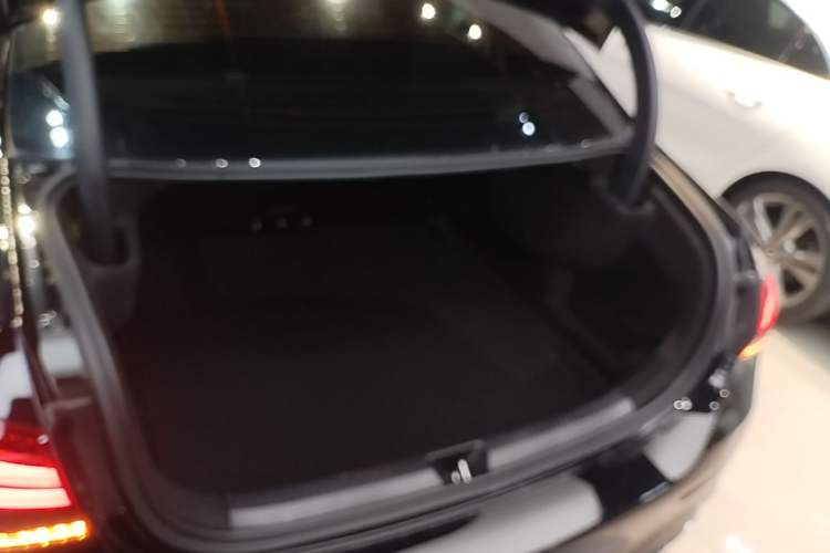 Used Mercedes-Benz A-Class 2022 Revised Version A 200 L Sport Sedan Fashionable Style Trunk