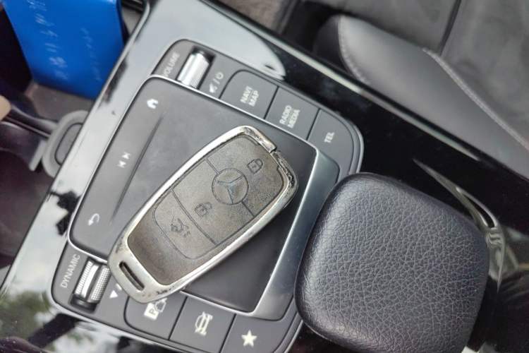 Used Mercedes-Benz A-Class 2022 Revised Version A 200 L Sport Sedan Fashionable Style Vehicle Key