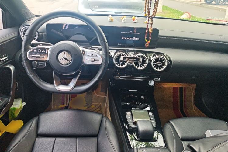 Used Mercedes-Benz A-Class 2022 Restyled A 200 L Sport Sedan Fashion Version Center Console