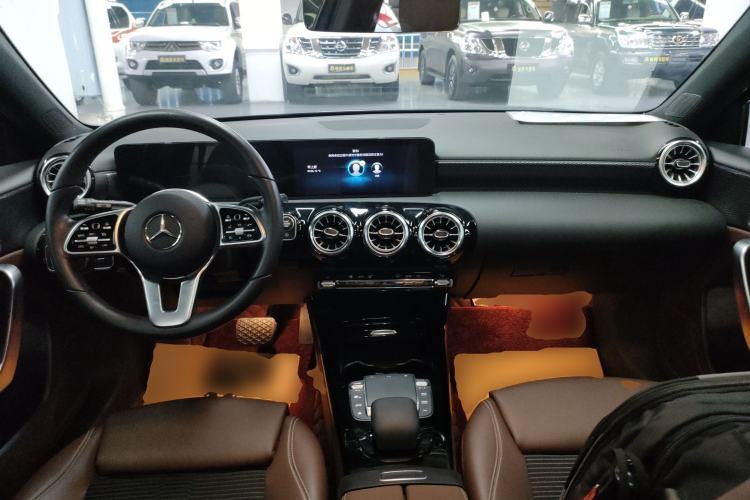 Used Mercedes-Benz A-Class 2022 Second Facelift A 200 Fashion Version Center Console