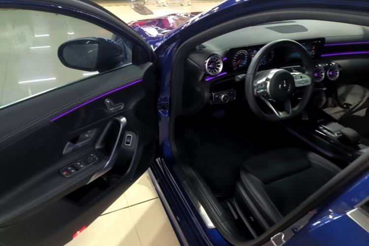Used Mercedes-Benz A-Class 2022 Revised Version A 200 L Sport Sedan Fashionable Style Driver Seat