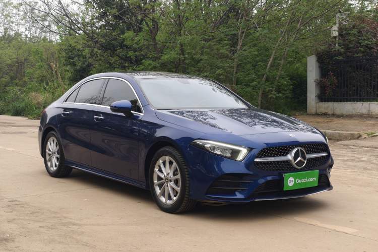 Used Mercedes-Benz A-Class 2022 Restyled A 200 L Sport Sedan Fashion Version Exterior 2