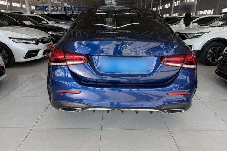 Used Mercedes-Benz A-Class 2022 Second Facelift A 200 L Sport Sedan Fashion Version Exterior 3