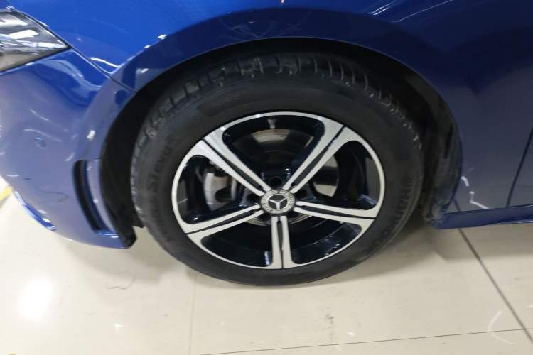 Used Mercedes-Benz A-Class 2022 Revised Version A 200 L Sport Sedan Fashionable Style Exterior 4