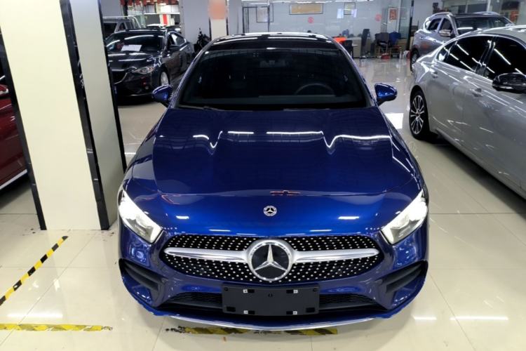 Used Mercedes-Benz A-Class 2022 Revised Version A 200 L Sport Sedan Fashionable Style Front