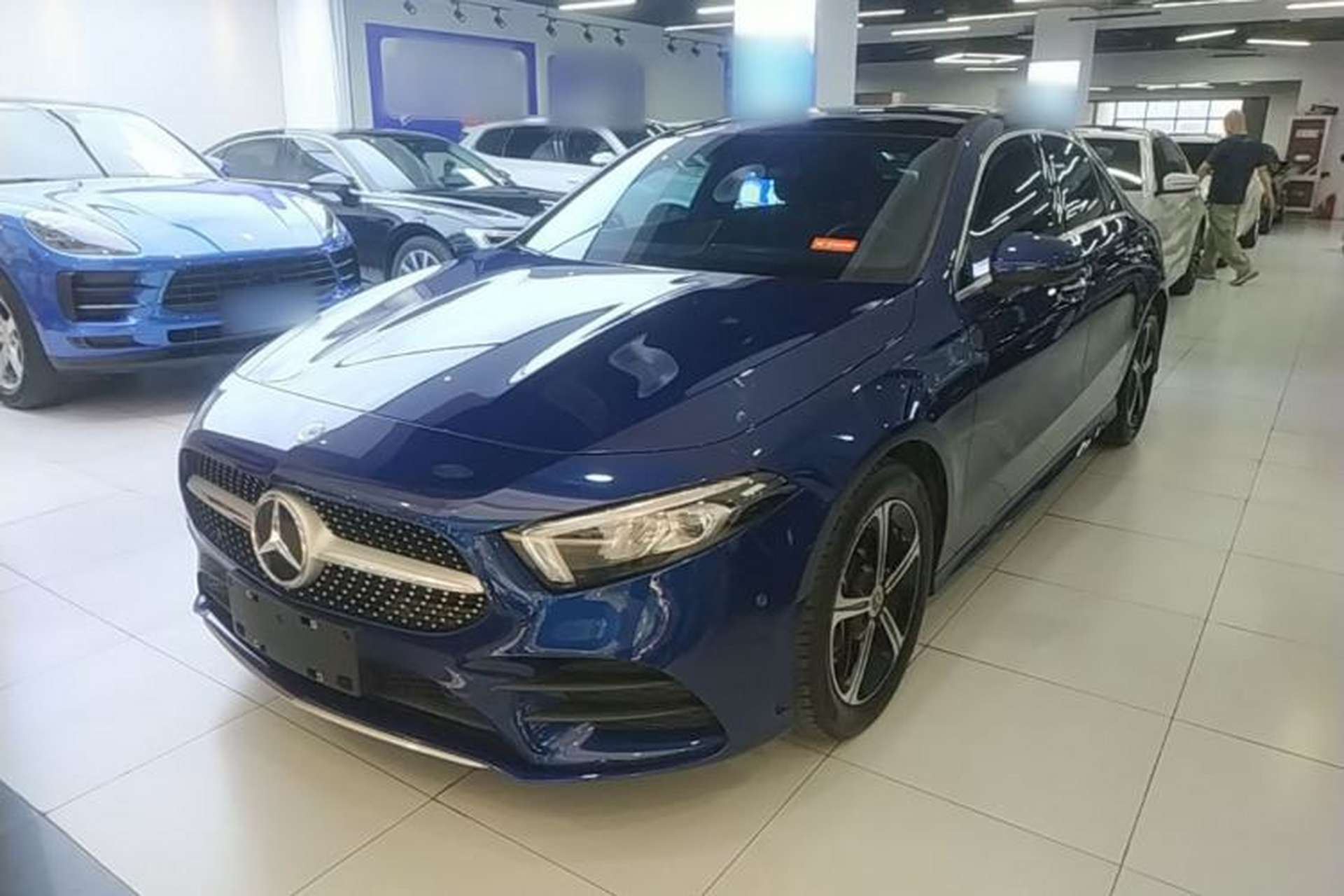Used Mercedes-Benz A-Class 2022 Revised Version A 200 L Sport Sedan Fashionable Style Front Left 45 Deg