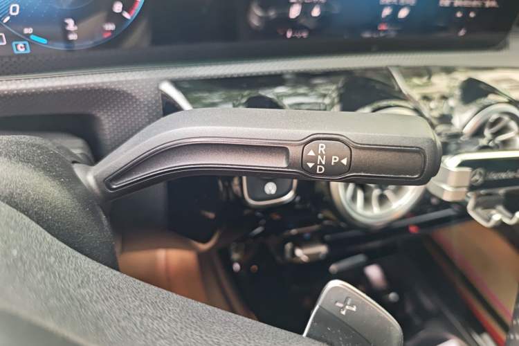Used Mercedes-Benz A-Class 2022 Restyled A 200 L Sport Sedan Fashion Version Gear Lever