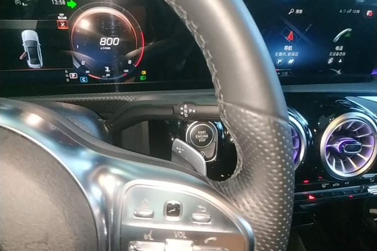 Used Mercedes-Benz A-Class 2022 Revised Version A 200 L Sport Sedan Fashionable Style Gear Lever