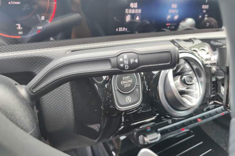 Used Mercedes-Benz A-Class 2022 Restyled A 200 L Sport Sedan Fashion Version Gear Lever