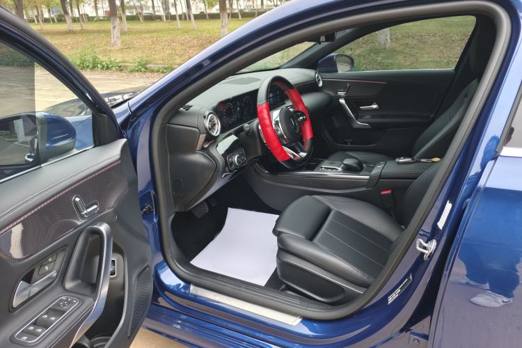 Used Mercedes-Benz A-Class 2022 Restyled A 200 L Sport Sedan Fashion Version Interior 1