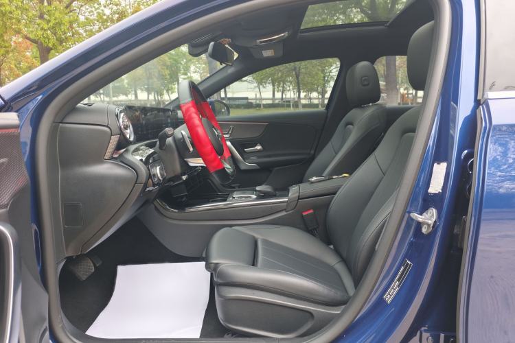 Used Mercedes-Benz A-Class 2022 Restyled A 200 L Sport Sedan Fashion Version Interior 2