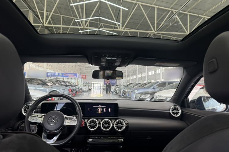 Used Mercedes-Benz A-Class 2022 Second Facelift A 200 L Sport Sedan Fashion Version Interior 5