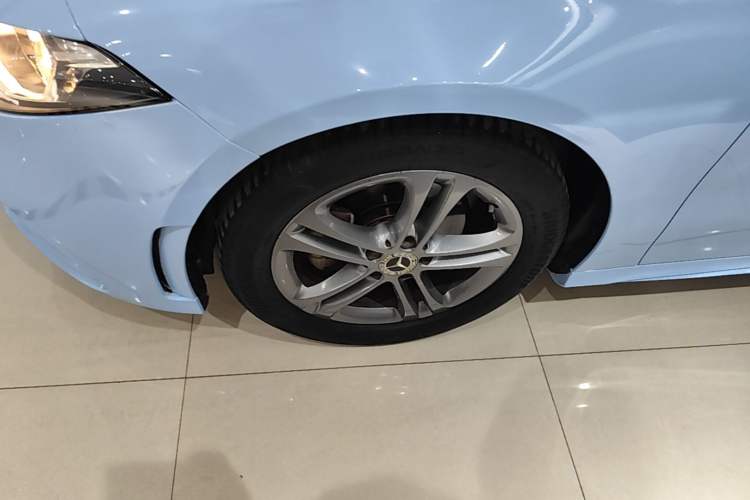 Used Mercedes-Benz A-Class 2022 A 180 L Sport Sedan Left Front Wheel Hub
