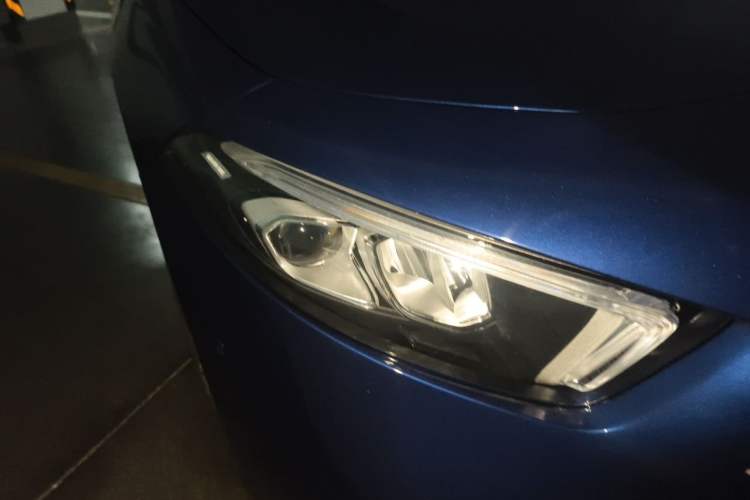 Used Mercedes-Benz A-Class 2022 A 200 L Sport Sedan Fashion Model Right Front Headlight