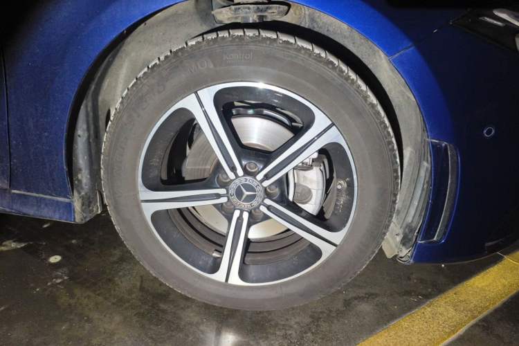 Used Mercedes-Benz A-Class 2022 A 200 L Sport Sedan Fashion Model Right Front Wheel Hub