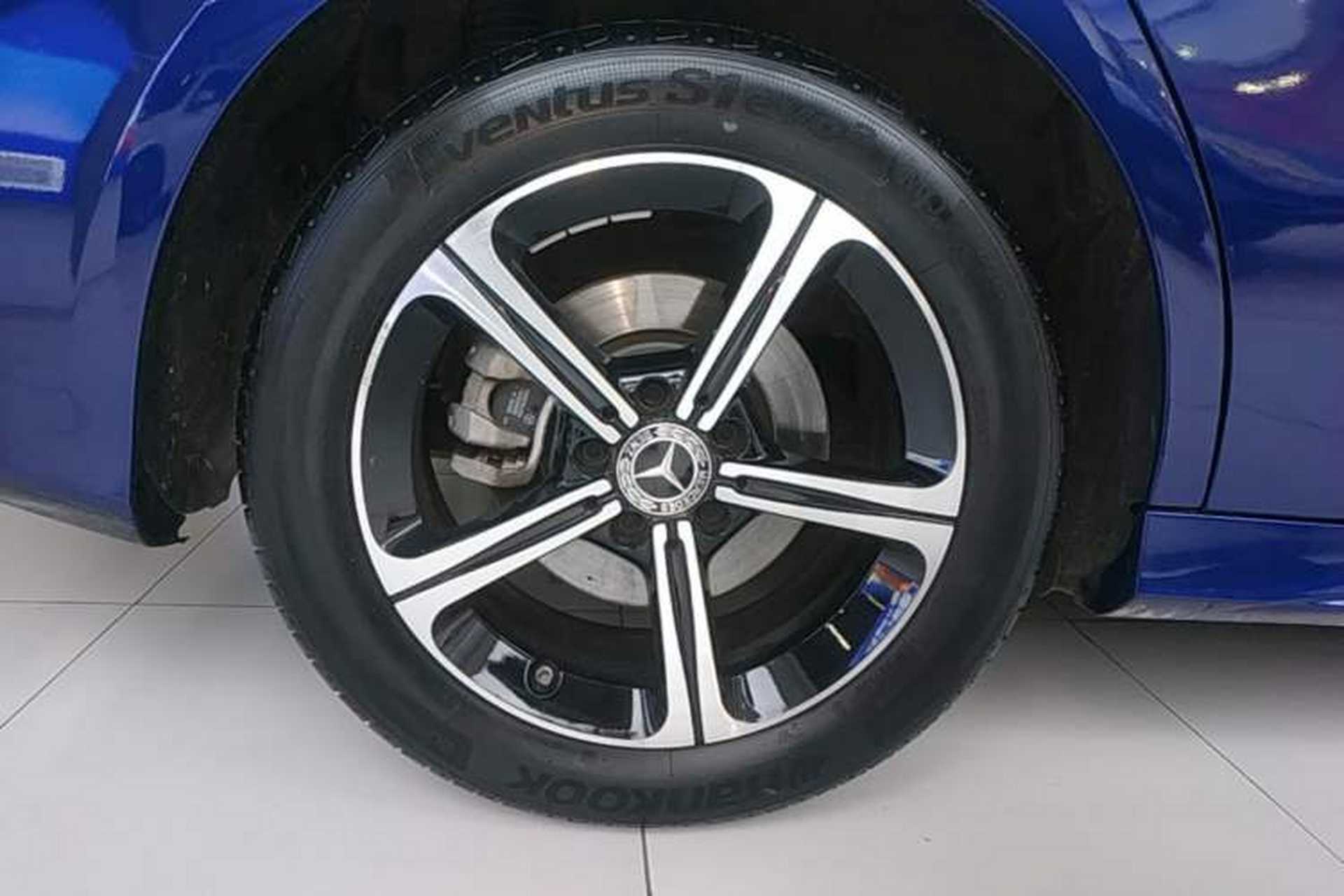 Used Mercedes-Benz A-Class 2022 Revised Version A 200 L Sport Sedan Fashionable Style Right Rear Wheel Hub