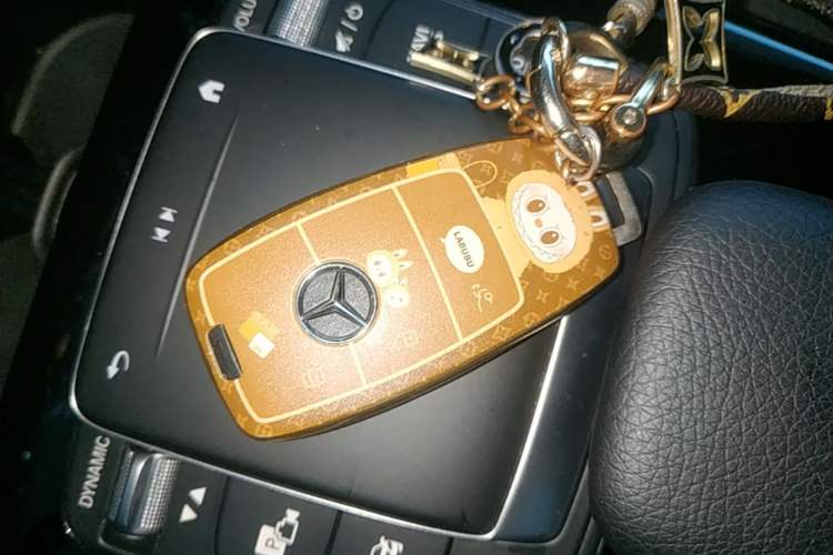 Used Mercedes-Benz A-Class 2022 Revised Version A 200 L Sport Sedan Fashionable Style Vehicle Key