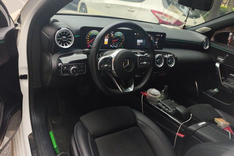 Used Mercedes-Benz A-Class 2022 Revised Version A 200 L Sport Sedan Fashionable Style Center Console