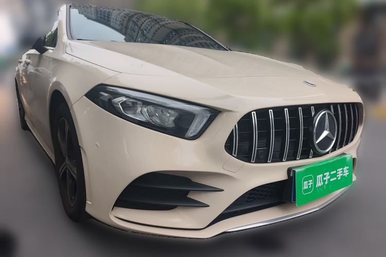 Used Mercedes-Benz A-Class 2022 Revised Version A 200 L Sport Sedan Fashionable Style Front Right 45 Deg