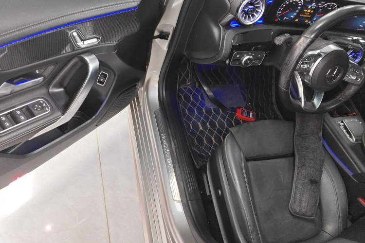 Used Mercedes-Benz A-Class 2022 Revised Version A 200 L Sport Sedan Fashionable Style Driver Seat