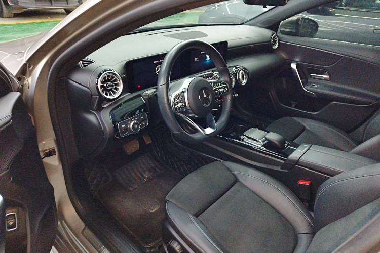 Used Mercedes-Benz A-Class 2022 Second Facelift A 200 L Sport Sedan Fashion Version Driver Seat