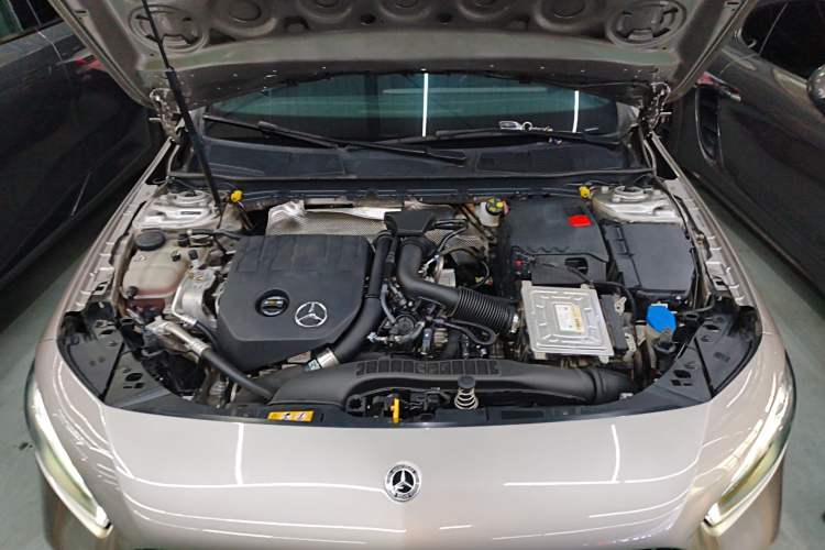 Used Mercedes-Benz A-Class 2022 Second Facelift A 200 L Sport Sedan Fashion Version Engine Bay