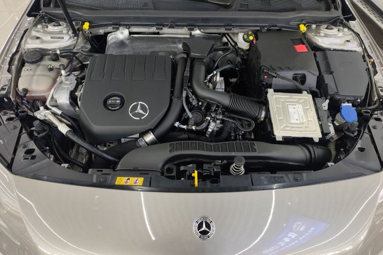 Used Mercedes-Benz A-Class 2022 Revised Version A 200 L Sport Sedan Fashionable Style Engine Bay