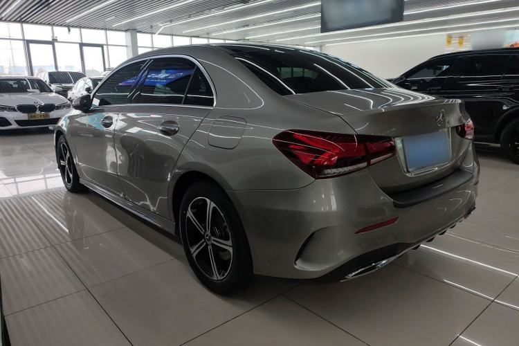 Used Mercedes-Benz A-Class 2022 Revised Version A 200 L Sport Sedan Fashionable Style Exterior 3