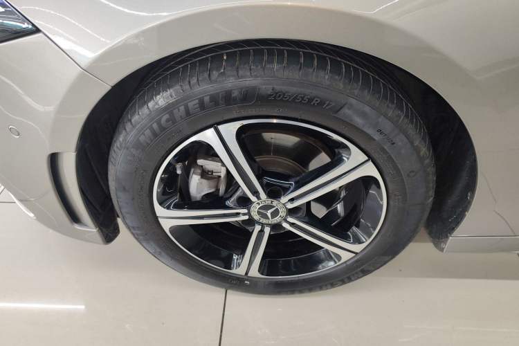 Used Mercedes-Benz A-Class 2022 Revised Version A 200 L Sport Sedan Fashionable Style Exterior 7