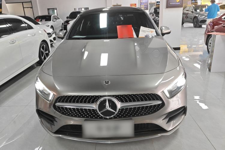 Used Mercedes-Benz A-Class 2022 Revised Version A 200 L Sport Sedan Fashionable Style Front