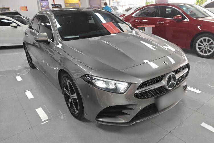 Used Mercedes-Benz A-Class 2022 Revised Version A 200 L Sport Sedan Fashionable Style Front Right 45 Deg