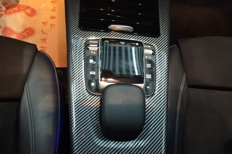 Used Mercedes-Benz A-Class 2022 Revised Version A 200 L Sport Sedan Fashionable Style Gear Lever