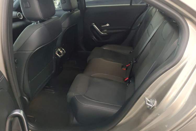Used Mercedes-Benz A-Class 2022 Revised Version A 200 L Sport Sedan Fashionable Style Interior 4