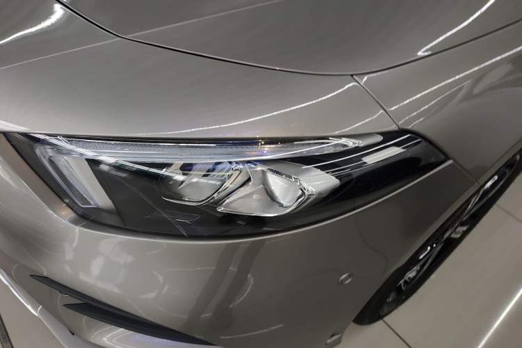 Used Mercedes-Benz A-Class 2022 Revised Version A 200 L Sport Sedan Fashionable Style Left Front Headlight