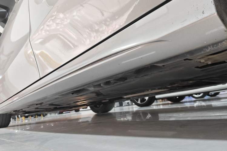 Used Mercedes-Benz A-Class 2022 Revised Version A 200 L Sport Sedan Fashionable Style Left Side Sill