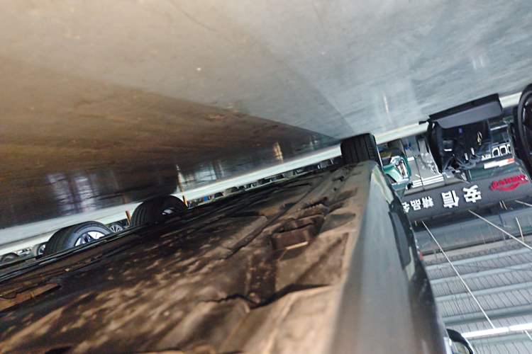 Used Mercedes-Benz A-Class 2022 Second Facelift A 200 L Sport Sedan Fashion Version Left Side Sill