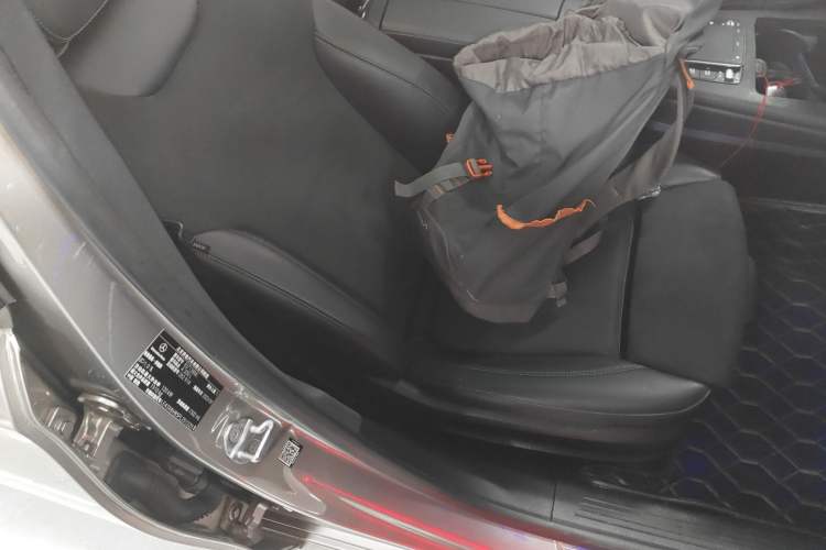 Used Mercedes-Benz A-Class 2022 Revised Version A 200 L Sport Sedan Fashionable Style Right Front Seat