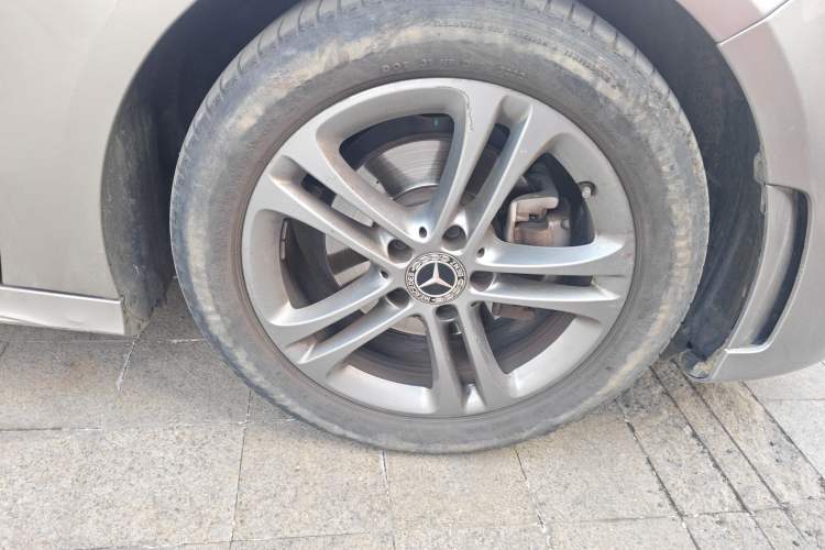 Used Mercedes-Benz A-Class 2022 Restyled A 180 L Sport Sedan Right Front Wheel Hub