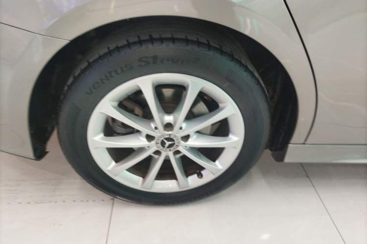 Used Mercedes-Benz A-Class 2022 A 200 L Sport Sedan Dynamic Model Right Rear Wheel Hub