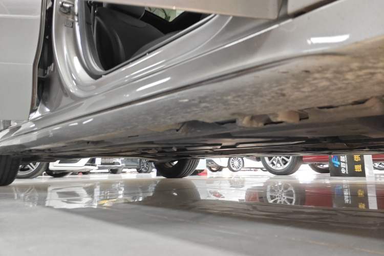 Used Mercedes-Benz A-Class 2022 Revised Version A 200 L Sport Sedan Fashionable Style Right Side Sill