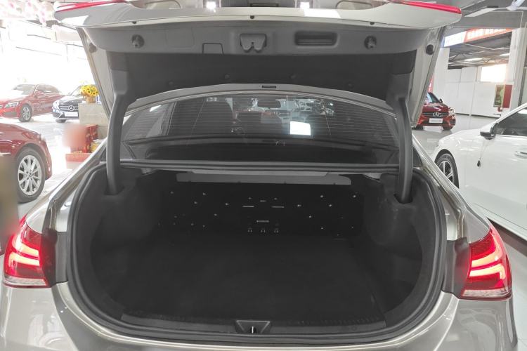 Used Mercedes-Benz A-Class 2022 Revised Version A 200 L Sport Sedan Fashionable Style Trunk