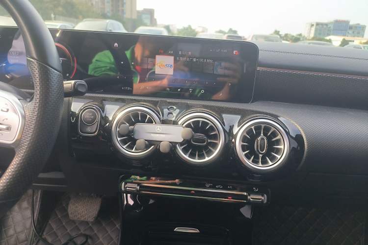 Used Mercedes-Benz A-Class 2022 Restyled A 200 L Sport Sedan Fashion Version Audio And AC Panel