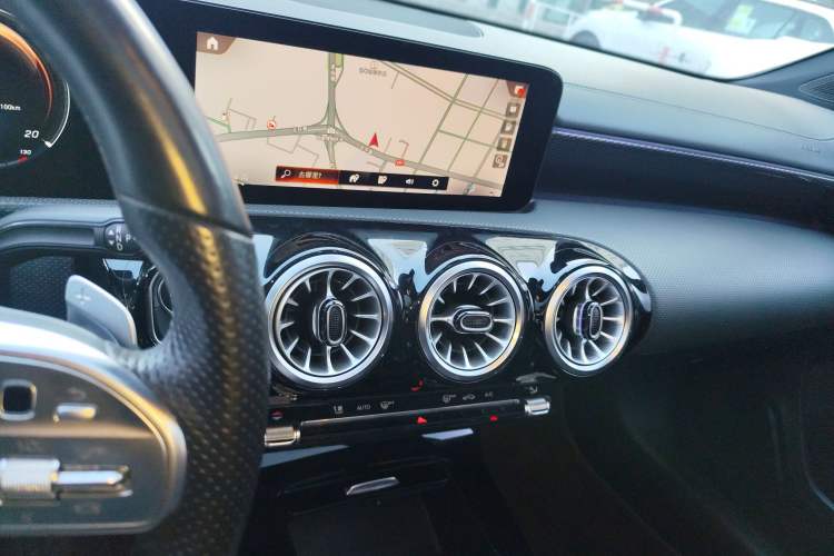 Used Mercedes-Benz A-Class 2022 Revised Version A 200 L Sport Sedan Fashionable Style Audio And AC Panel