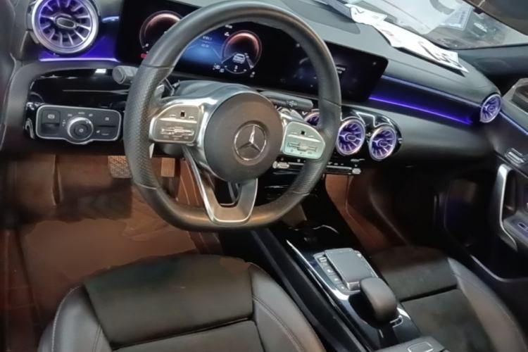 Used Mercedes-Benz A-Class 2022 Revised Version A 200 L Sport Sedan Fashionable Style Center Console